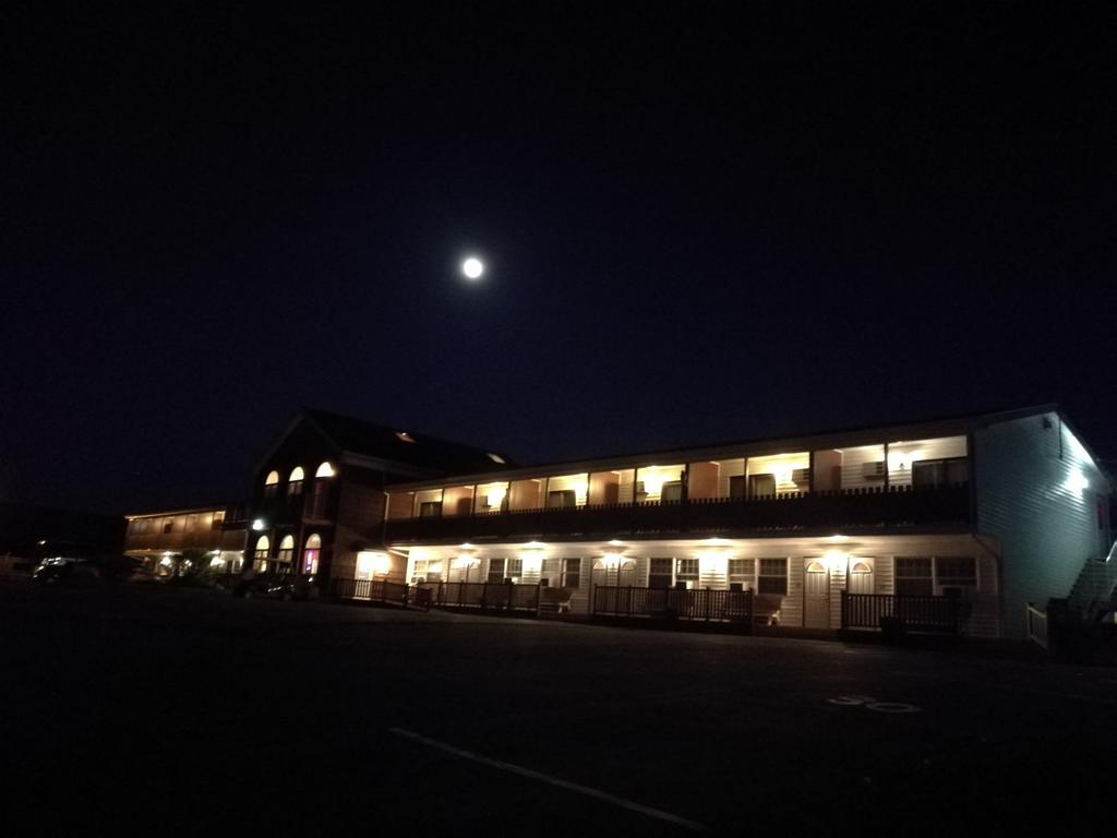 Laurie'S Inn Chéticamp Exterior foto